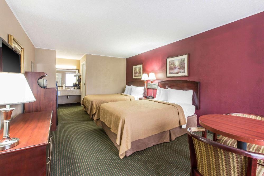 Double Room with Two Double Beds - Non-Smoking interior